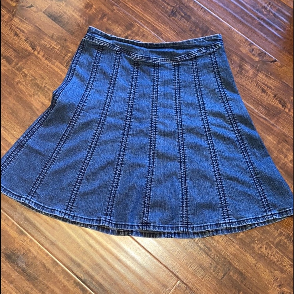 DownEast Basics denim stretch skirt! 🌸 L